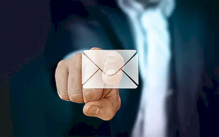 Das Sammeln von unzähligen E-Mails