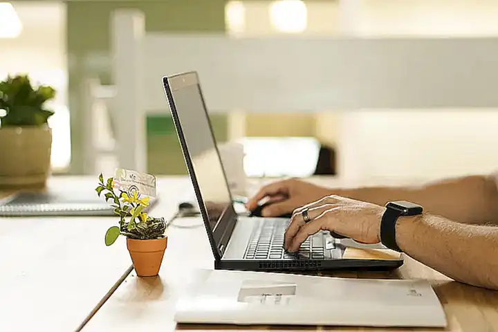 Parallelen zu anderen Fällen von Online-Mobbing und Rufmord