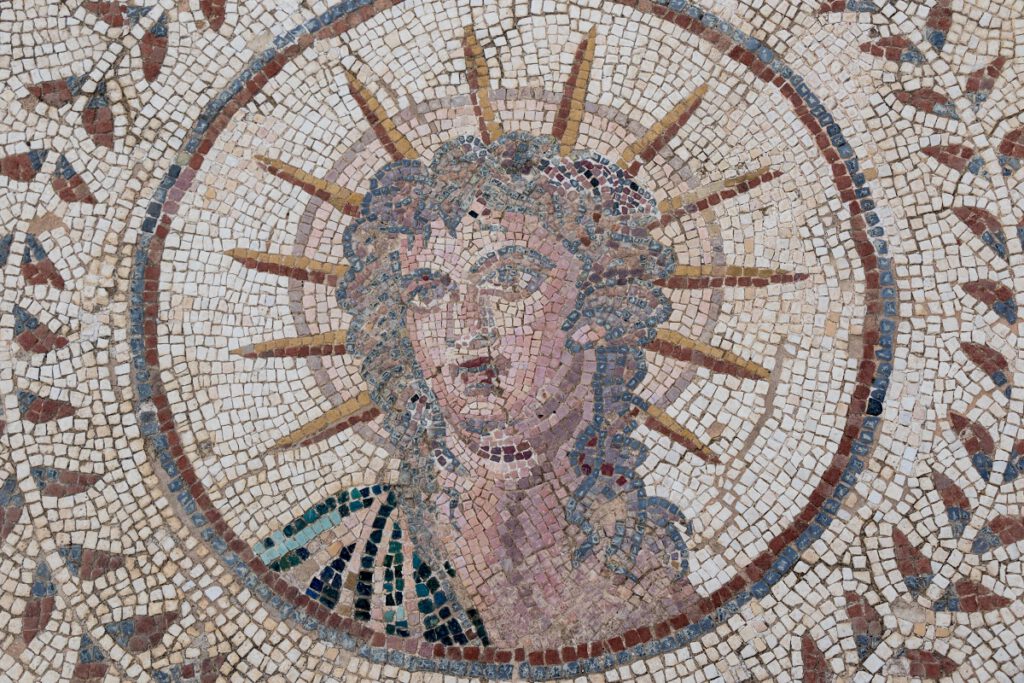 Saturnalien Weihnachten & Weihnachten Saturnalien: Ein tiefgründiger Blick in die Verschmelzung heidnischer und christlicher Traditionen